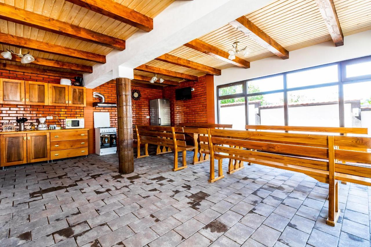 Casa Alex Hotel Novaci-Străini Eksteriør billede