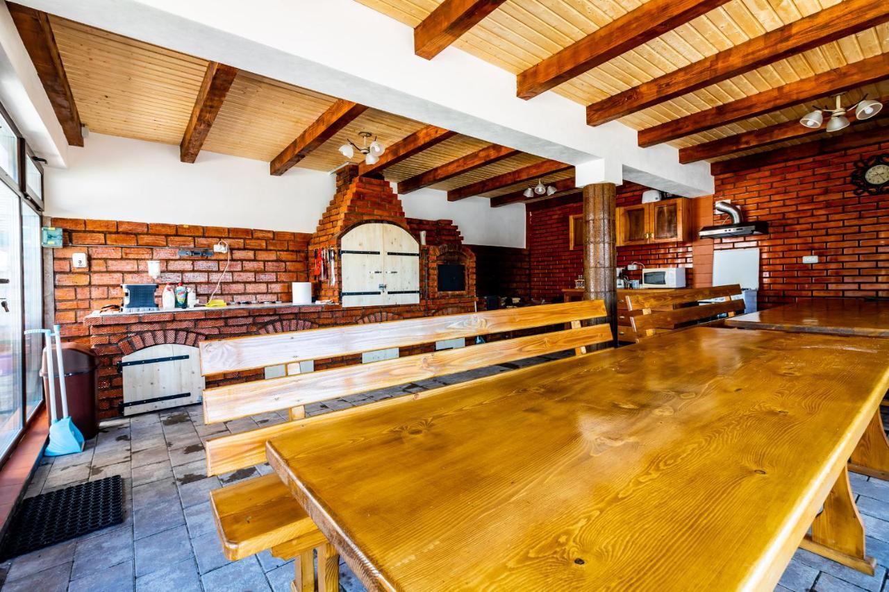 Casa Alex Hotel Novaci-Străini Eksteriør billede