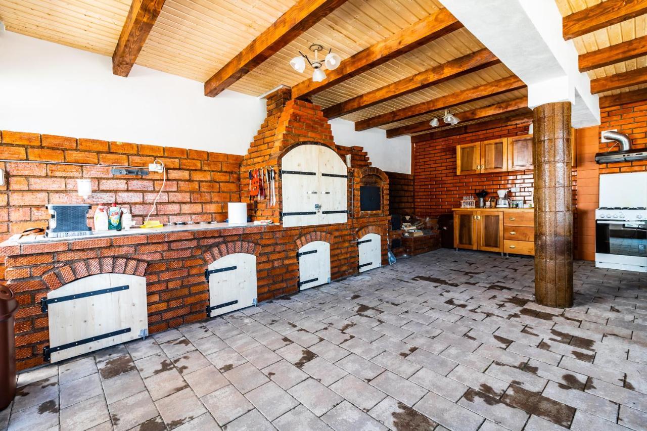 Casa Alex Hotel Novaci-Străini Eksteriør billede