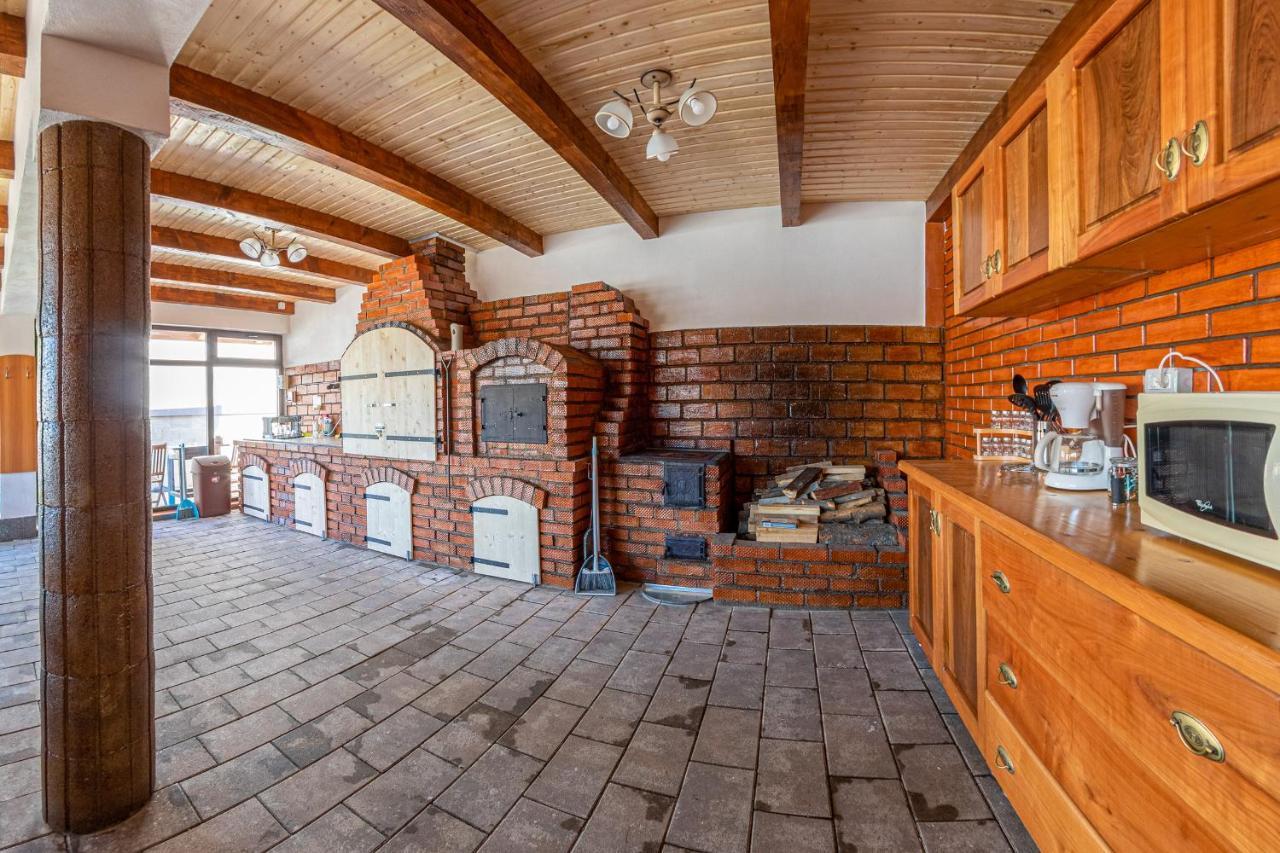 Casa Alex Hotel Novaci-Străini Eksteriør billede