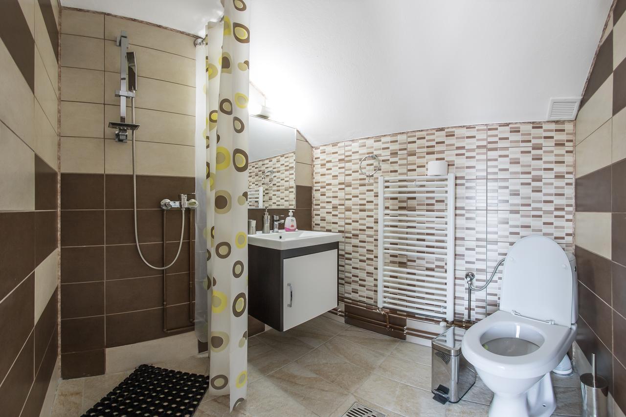 Casa Alex Hotel Novaci-Străini Eksteriør billede